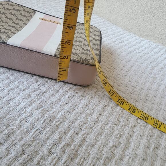 Michael Kors Pink and White Crossbody Bag with Gold Hardware - Picture 9 of 9